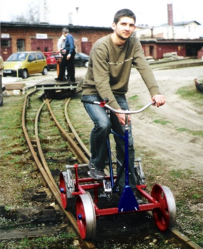 Schienenfahrrad, Zweiwegefahrzeuge