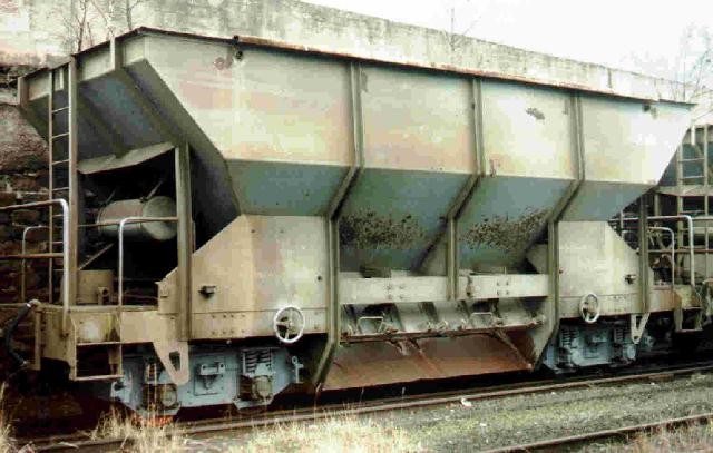 4-achsige Schotterwagen für 1000 mm